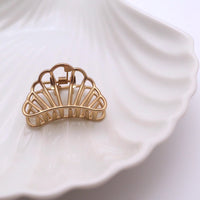 Curious Curator Scarlet Hair Claw - Small