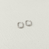 Curious Curator Sophia 925 Sterling Silver Huggie Earrings